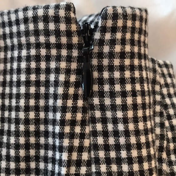 Madison & Max Cropped Pants - Picture 2 of 3